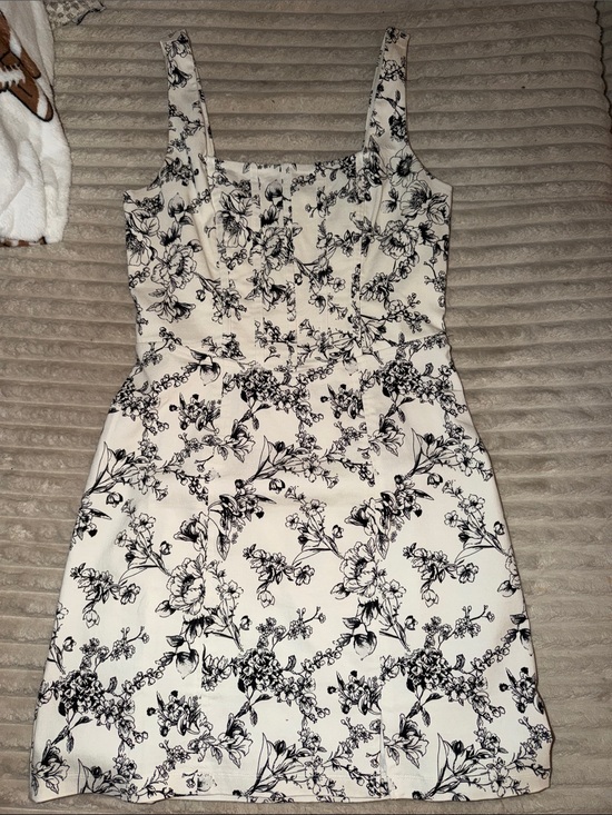 Francesca's Collections Dresses & Skirts - Francesca's Collections Black & White Floral Mini Dress